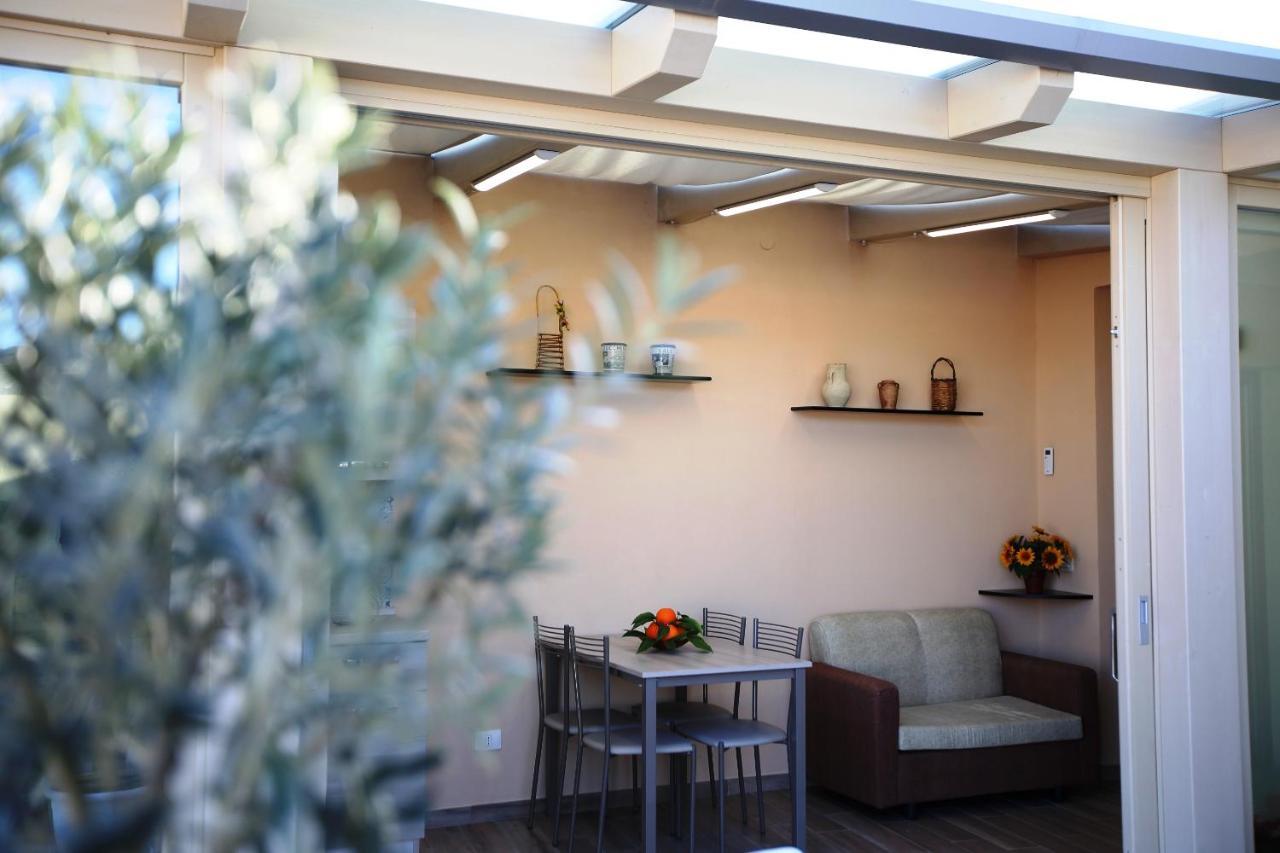 Re Sole Case Vacanze - Esclusivo Attico M A R T E Con Spaziosissima Terrazza Solarium Attrezzata 아볼라 외부 사진