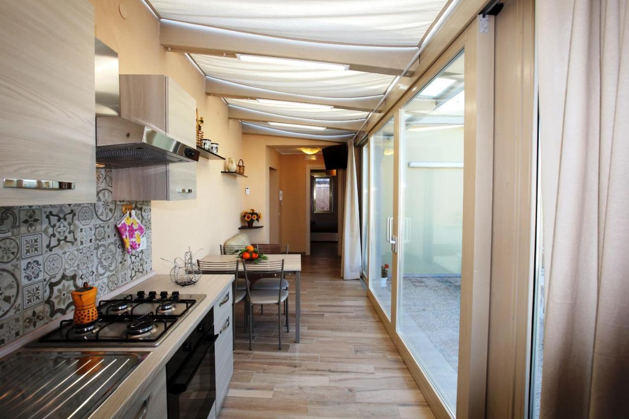 Re Sole Case Vacanze - Esclusivo Attico M A R T E Con Spaziosissima Terrazza Solarium Attrezzata 아볼라 외부 사진