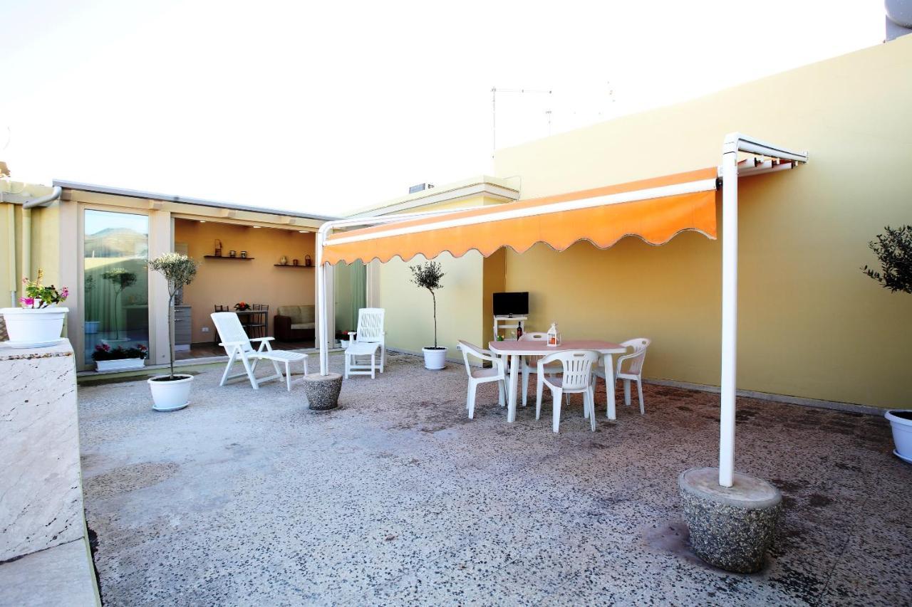 Re Sole Case Vacanze - Esclusivo Attico M A R T E Con Spaziosissima Terrazza Solarium Attrezzata 아볼라 외부 사진