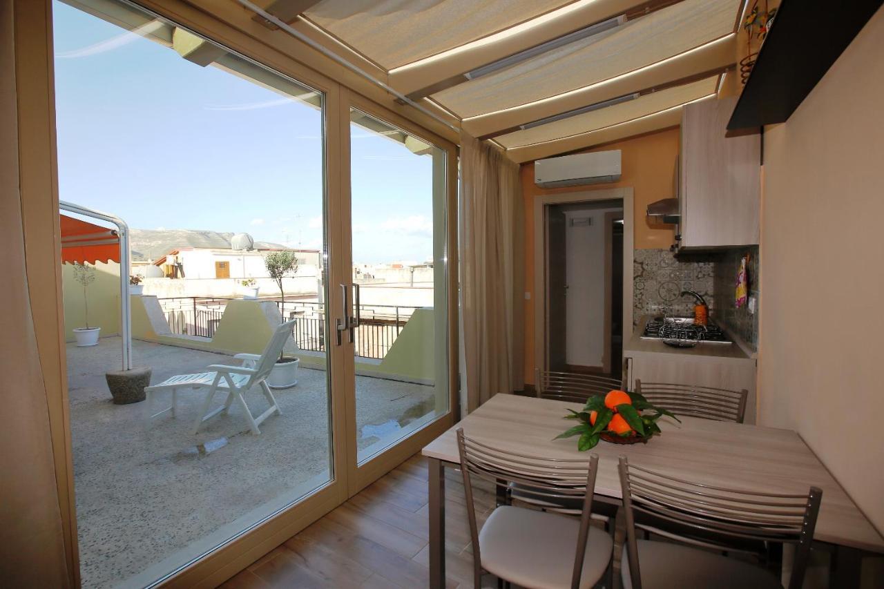 Re Sole Case Vacanze - Esclusivo Attico M A R T E Con Spaziosissima Terrazza Solarium Attrezzata 아볼라 외부 사진