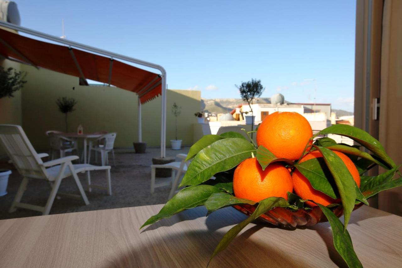 Re Sole Case Vacanze - Esclusivo Attico M A R T E Con Spaziosissima Terrazza Solarium Attrezzata 아볼라 외부 사진
