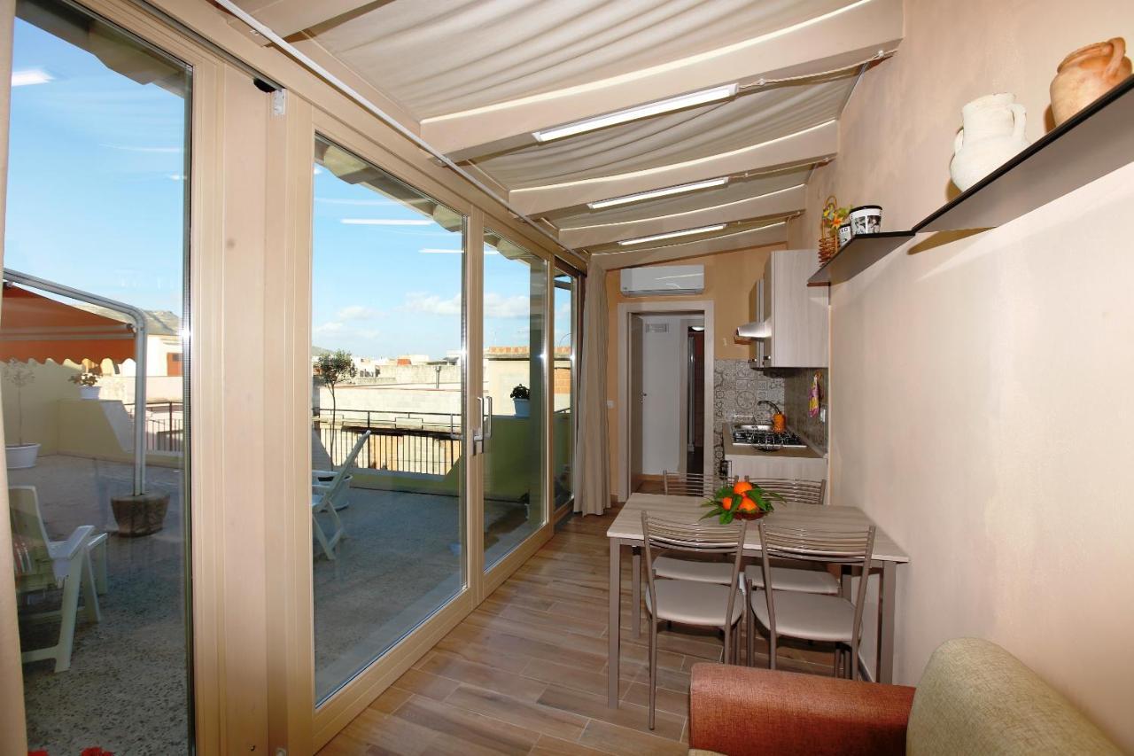 Re Sole Case Vacanze - Esclusivo Attico M A R T E Con Spaziosissima Terrazza Solarium Attrezzata 아볼라 외부 사진