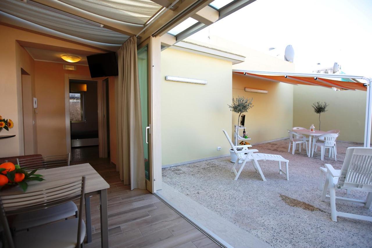 Re Sole Case Vacanze - Esclusivo Attico M A R T E Con Spaziosissima Terrazza Solarium Attrezzata 아볼라 외부 사진