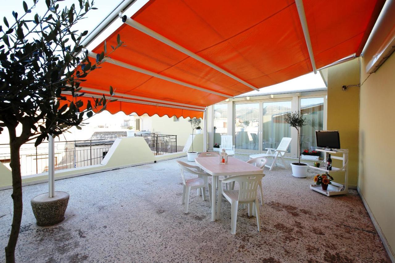 Re Sole Case Vacanze - Esclusivo Attico M A R T E Con Spaziosissima Terrazza Solarium Attrezzata 아볼라 외부 사진