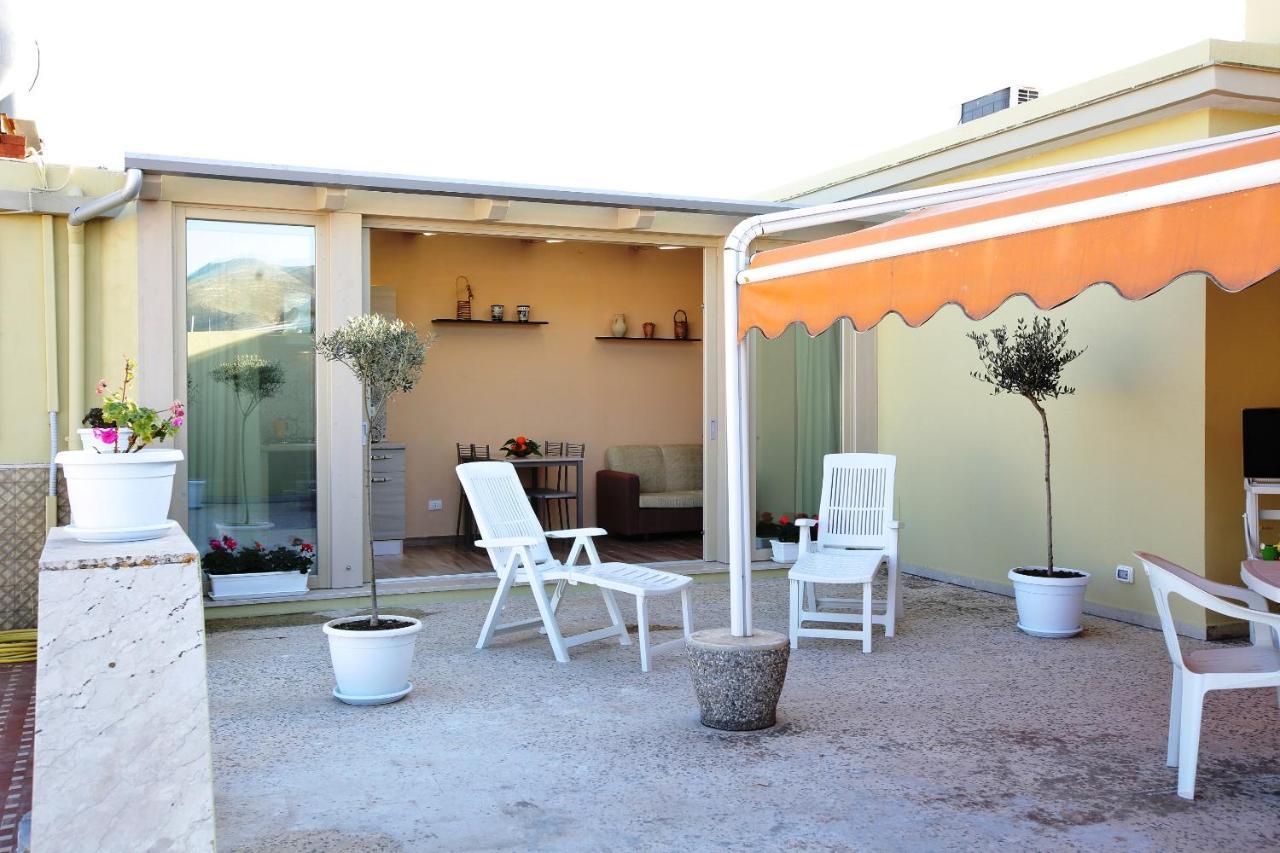 Re Sole Case Vacanze - Esclusivo Attico M A R T E Con Spaziosissima Terrazza Solarium Attrezzata 아볼라 외부 사진